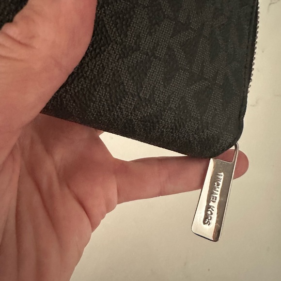 Michael Kors Wristlet Wallet - Picture 3 of 6